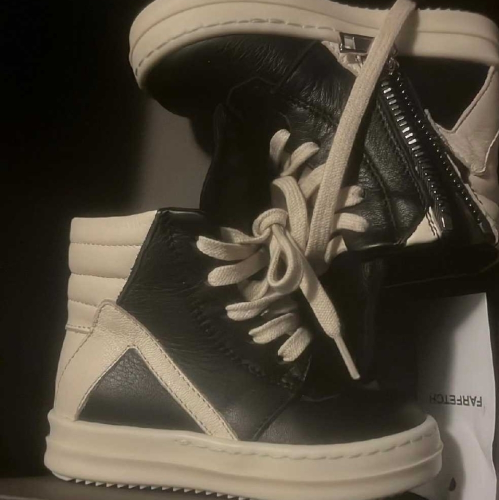 Worn Once Unisex 5c Rick Owens Sneakers